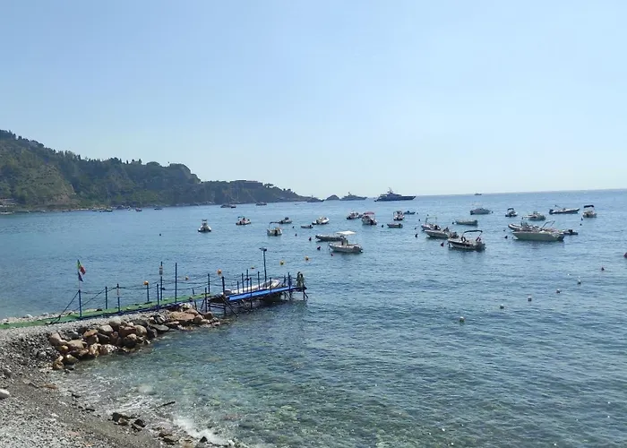 Taormina Holidays アパート